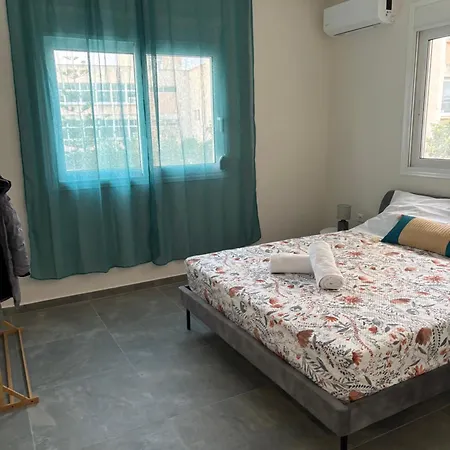 Coral Urbanite Apartment *