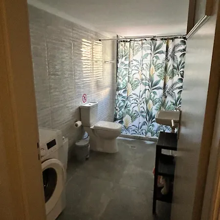 Coral Urbanite Apartment